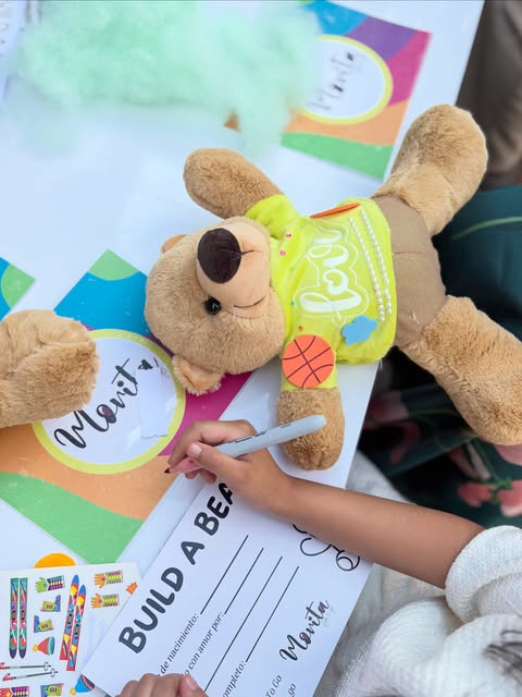 Taller de peluches personalizados en una fiesta MORITA