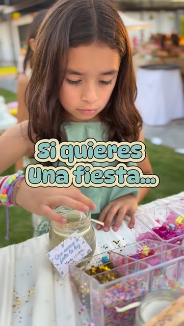 Niña haciendo slime en una actividad MORITA
